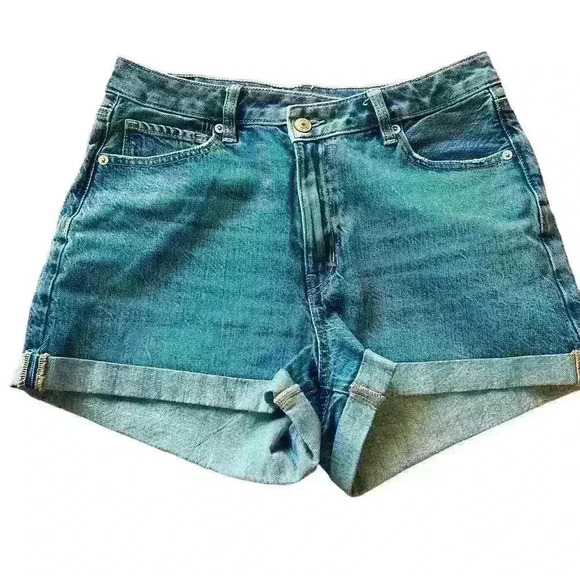 American Eagle Outfitters Pants - American Eagle Jean Shorts size 6 in excellent condition